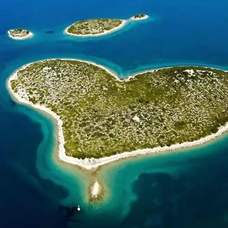 5 Meters From The Sea With Private - 70m2 Colibri Sunset Apartment