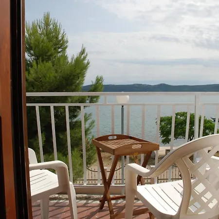 Apartmán 5 Meters From The Sea - 70m2 Colibri Sunset