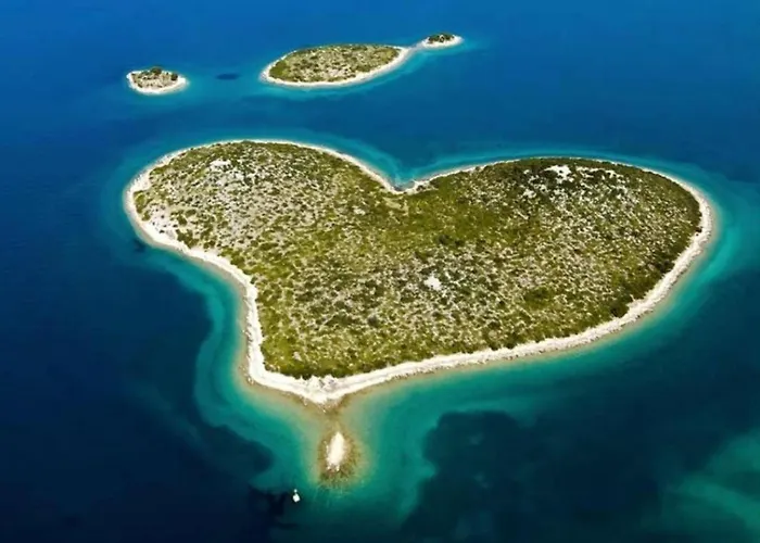 5 Meters From The Sea With Private - 70m2 Colibri Sunset Апартаменты